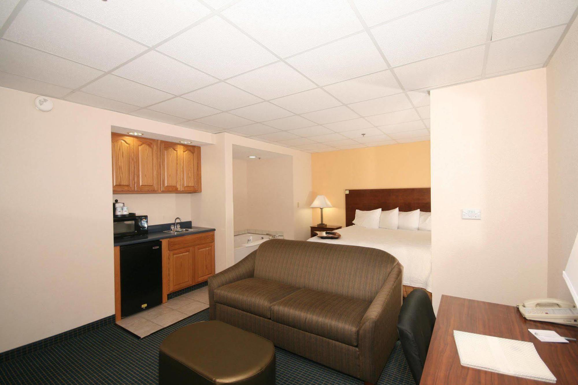 Hampton Inn Ft. Chiswell-Max Meadows Exterior photo